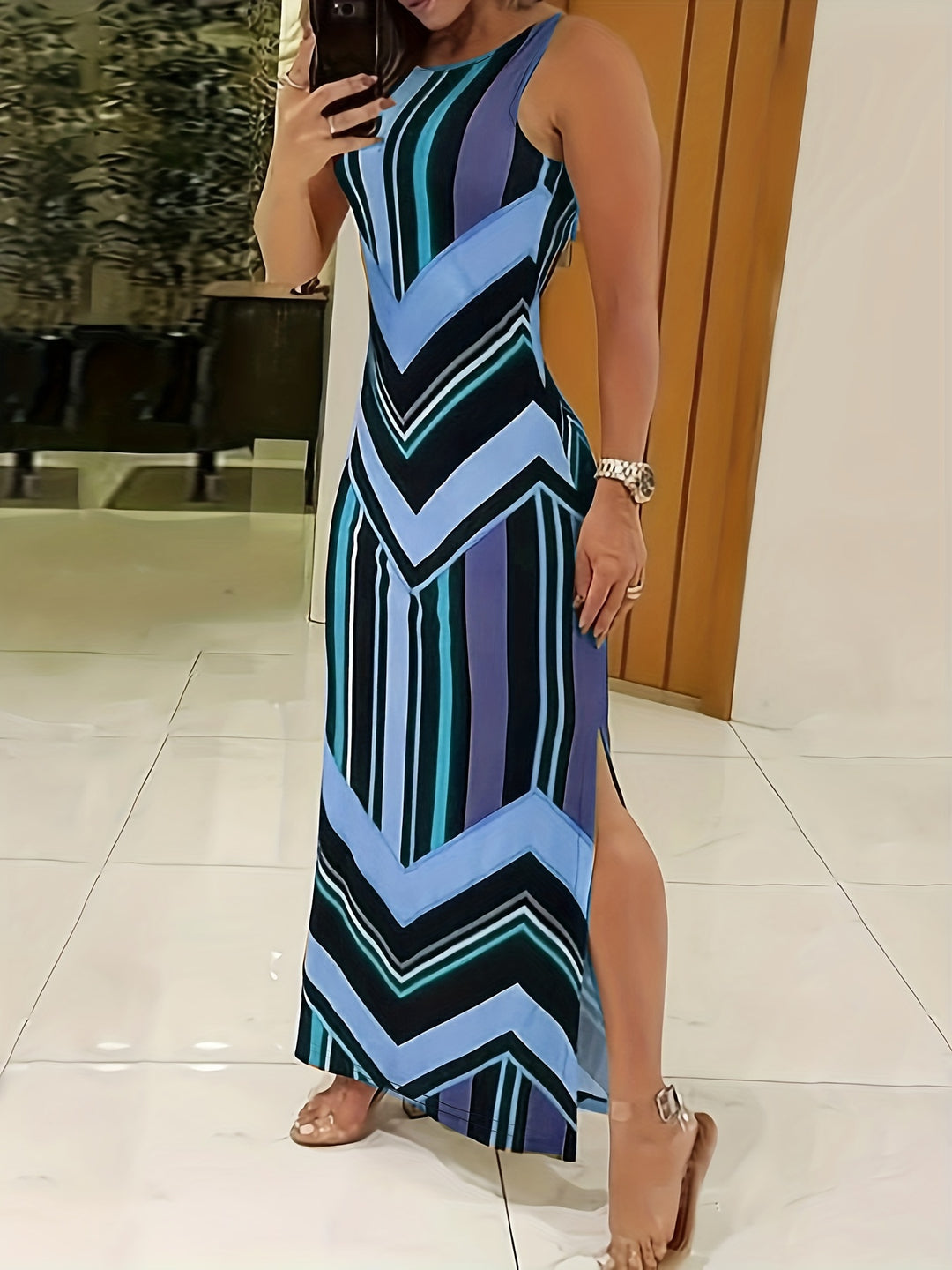 Elegantes Damen Maxikleid mit Seitenschlitz