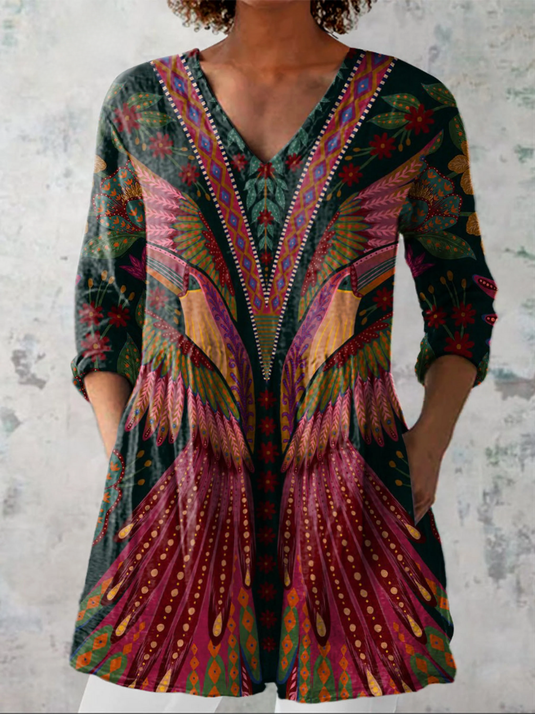 Ausdrucksstarke Lange Damen Bluse mit Muster