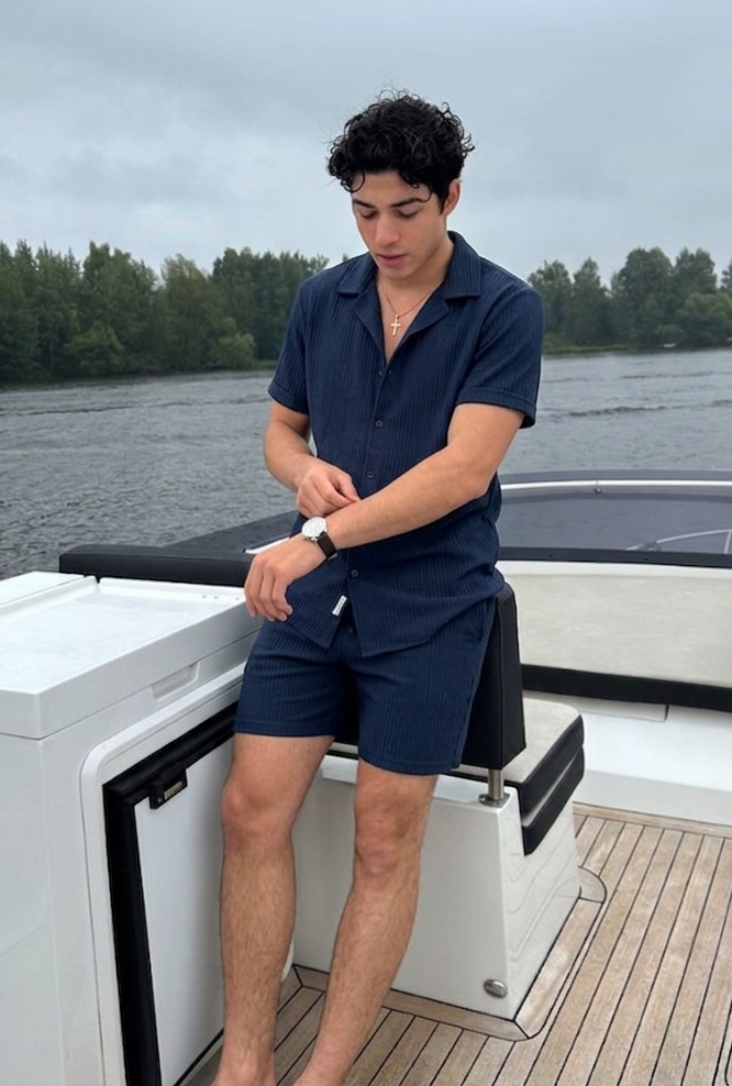 Schickes Herren Sommer-Set mit Hemd und Shorts