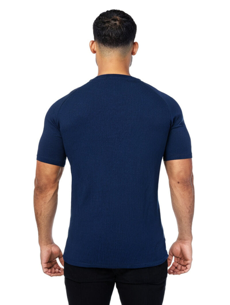 Man wearing a Balinaro Aleano black t-shirt 3 pack for men - classic wardrobe set