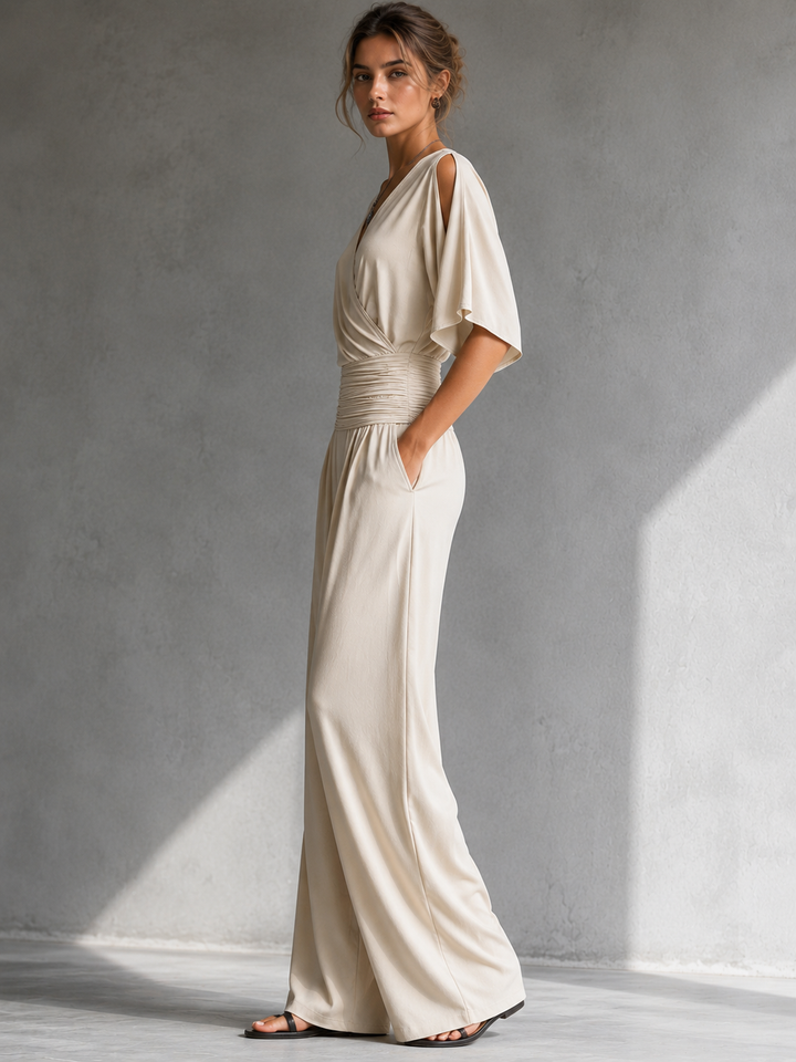 Elegante Damen Kombination mit Wickeloberteil und weitem Bein
