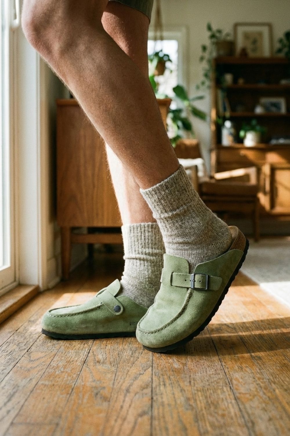 Bequeme Geschlossene Damen Clogs mit Schnalle