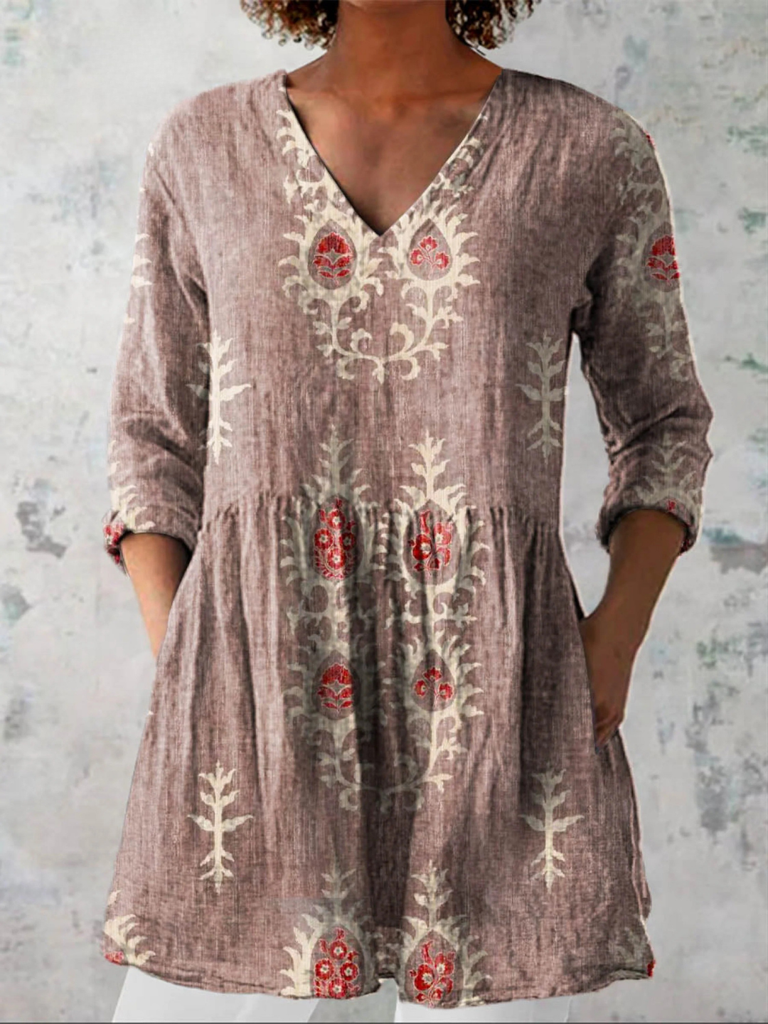 Ausdrucksstarke Lange Damen Bluse mit Muster