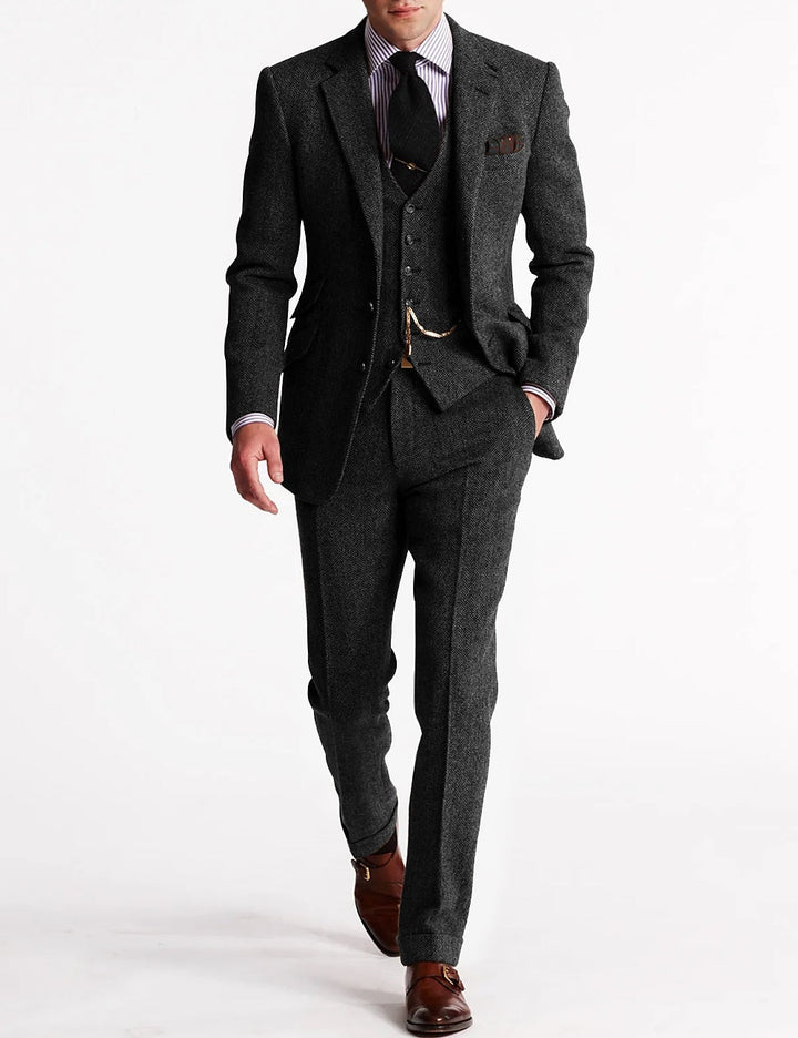 Klassischer Dreiteiliger Herren Tweed-Anzug mit Taschenuhrkette