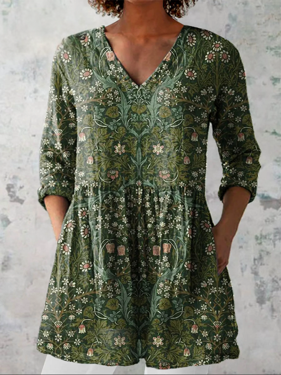 Ausdrucksstarke Lange Damen Bluse mit Muster