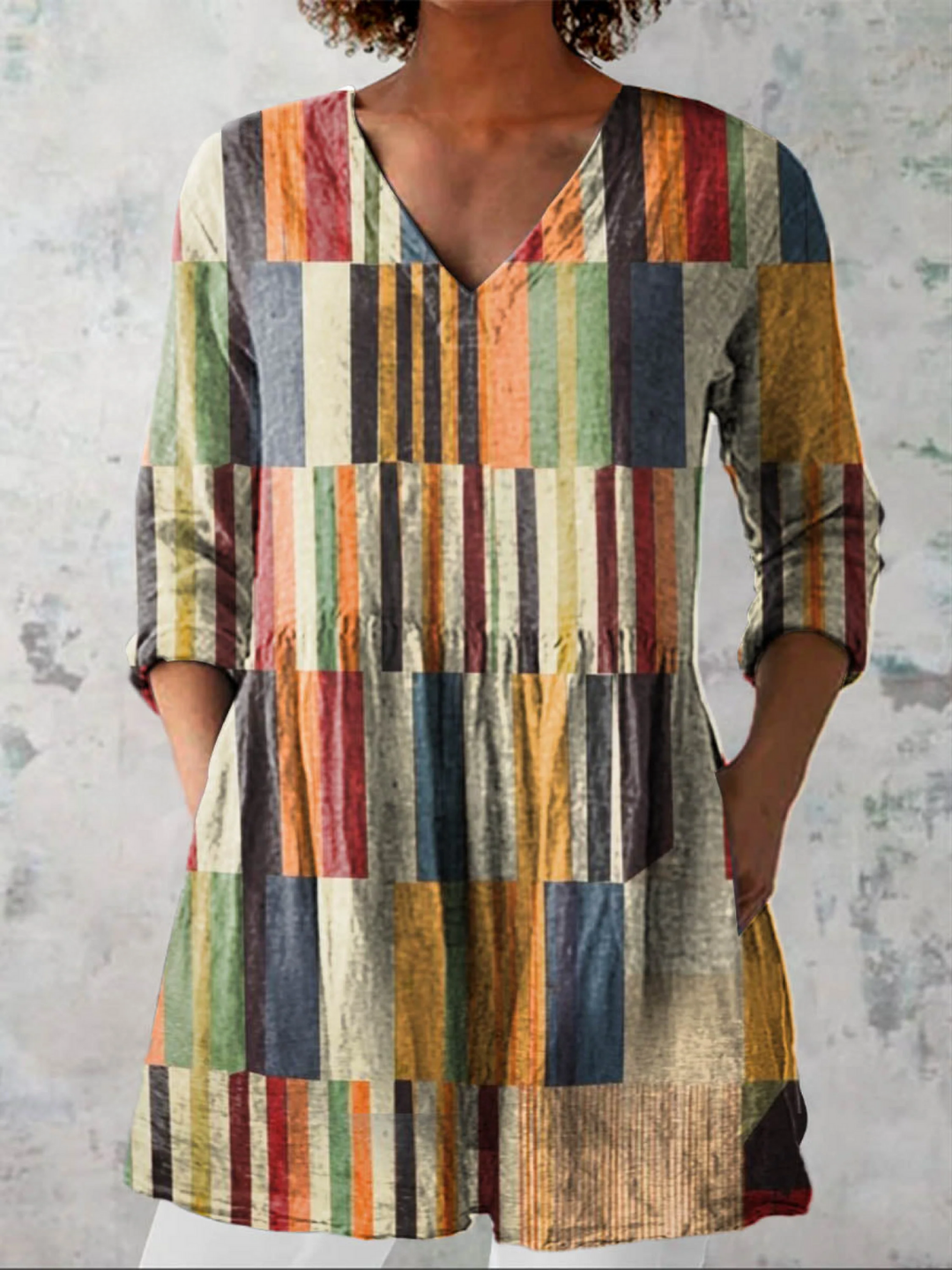 Ausdrucksstarke Lange Damen Bluse mit Muster