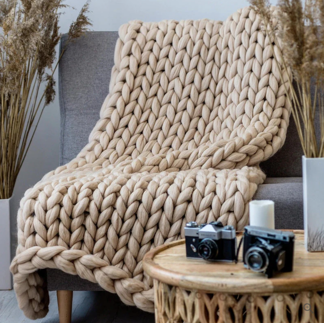 Caro Handgestrickte Damen Kuscheldecke