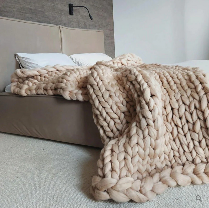 Caro Handgestrickte Damen Kuscheldecke