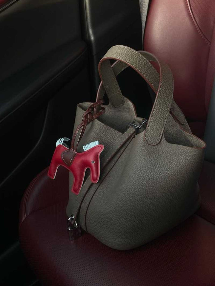 Xanthe Stilvolle Damen Handtasche mit Goldakzent
