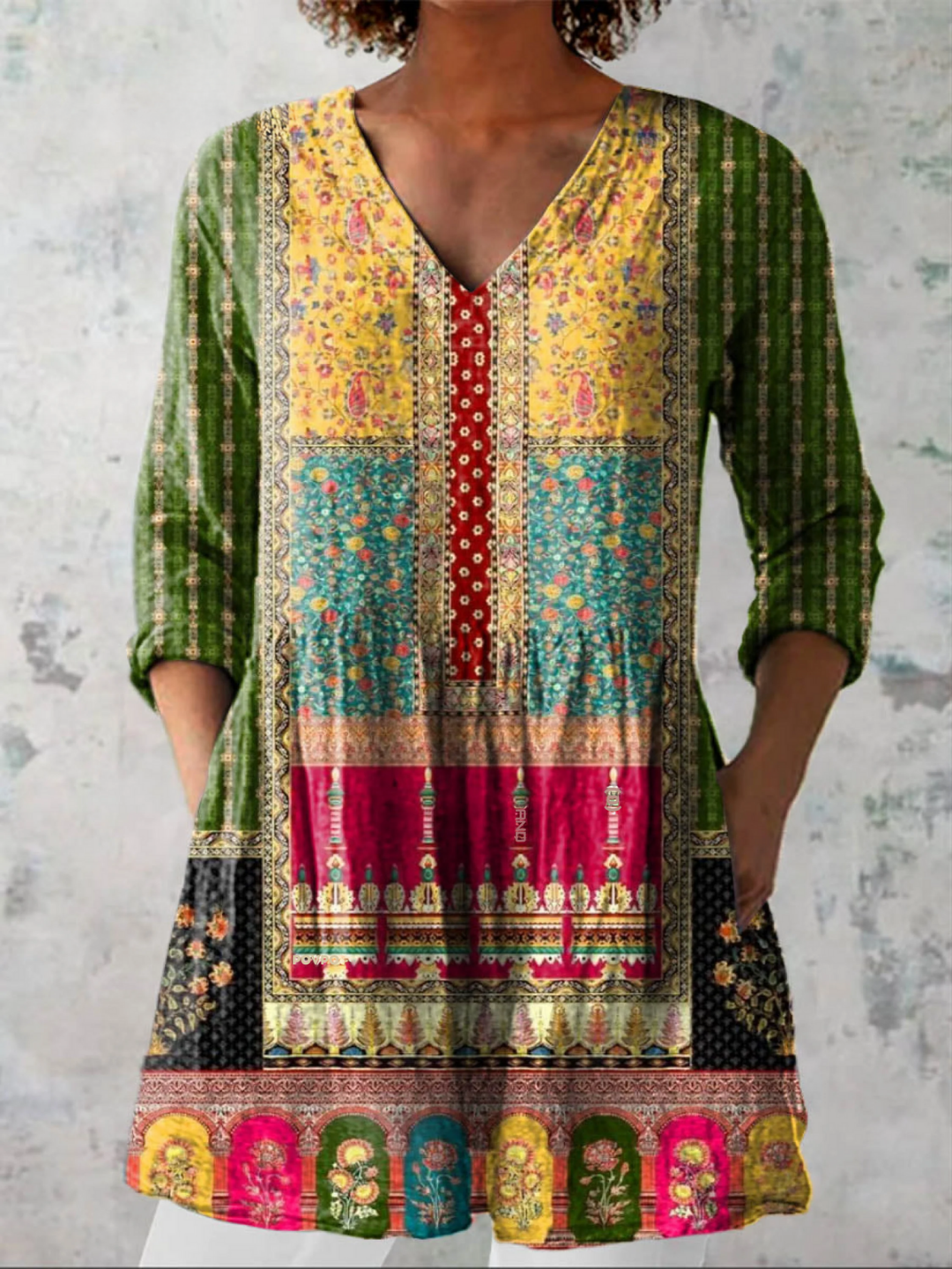Ausdrucksstarke Lange Damen Bluse mit Muster