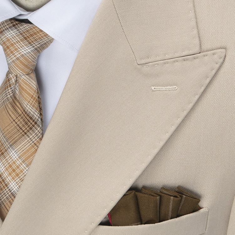 Eleganter Zweireiher Herren Anzug mit Spitzrevers